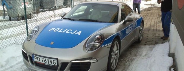 Policja i samochody Porsche? Portal motoryzacyjny